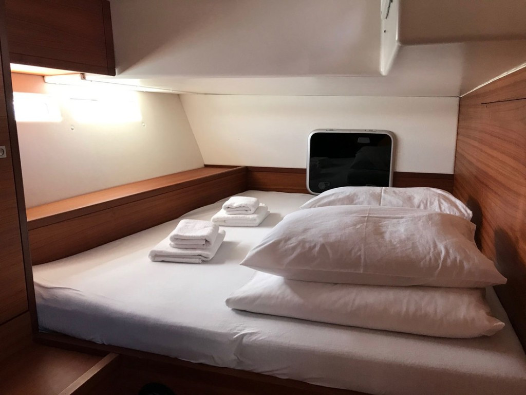 Yacht MORE - 55 "Mrs. Robinson"