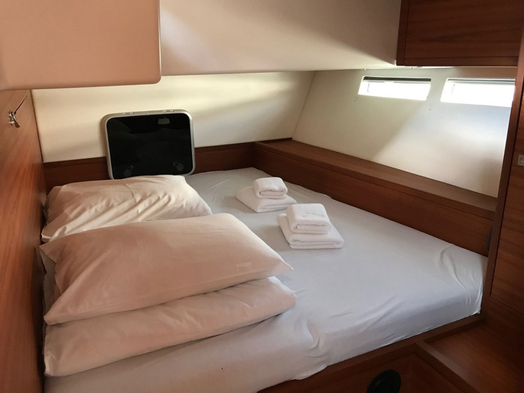 Yacht MORE - 55 "Mrs. Robinson"