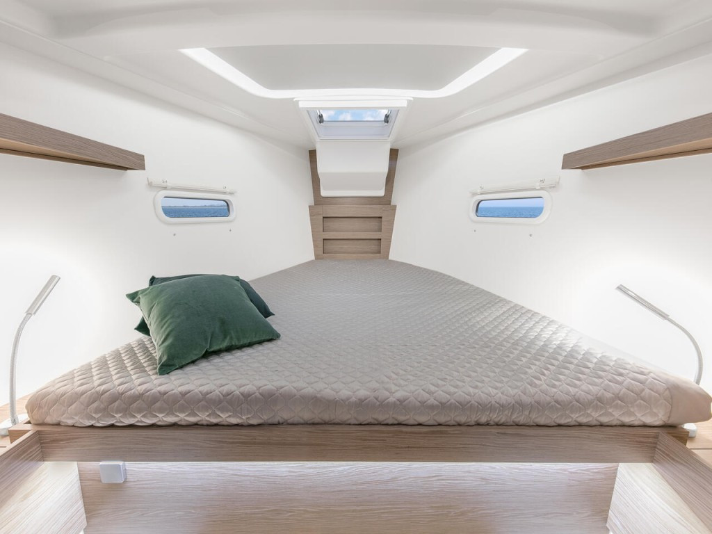 Yacht HANSE - 388 "#1"