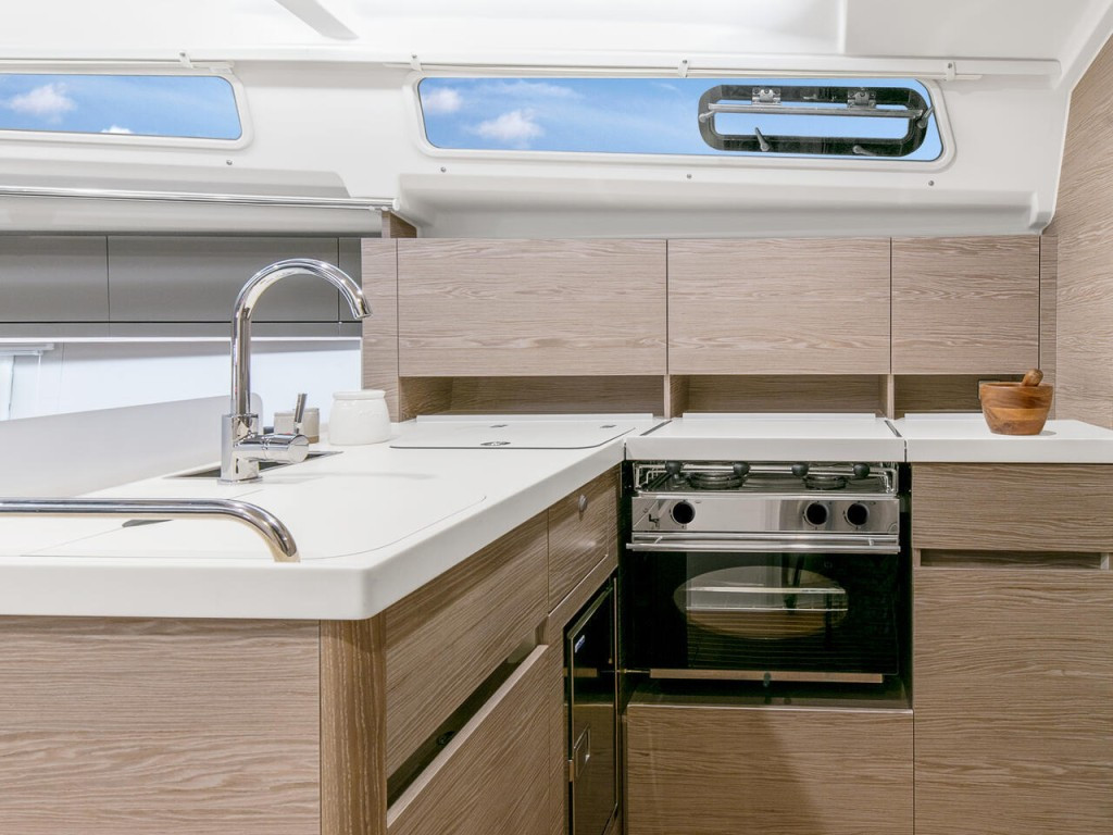 Yacht HANSE - 388 "#1"