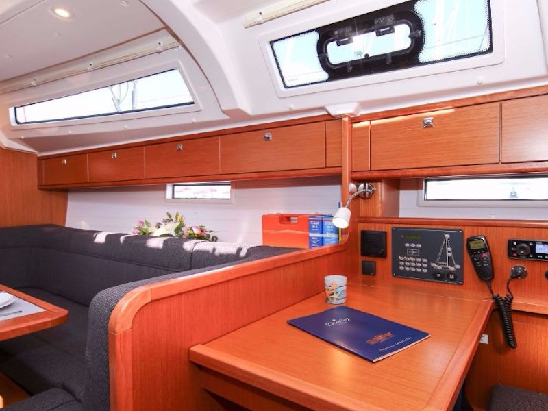 Yacht BAVARIA - Cruiser 41S "Blackstar"