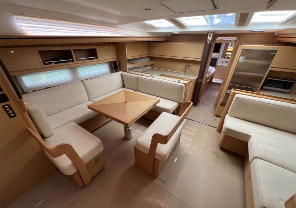 Yacht DUFOUR - 56 Exclusive "Alpina"