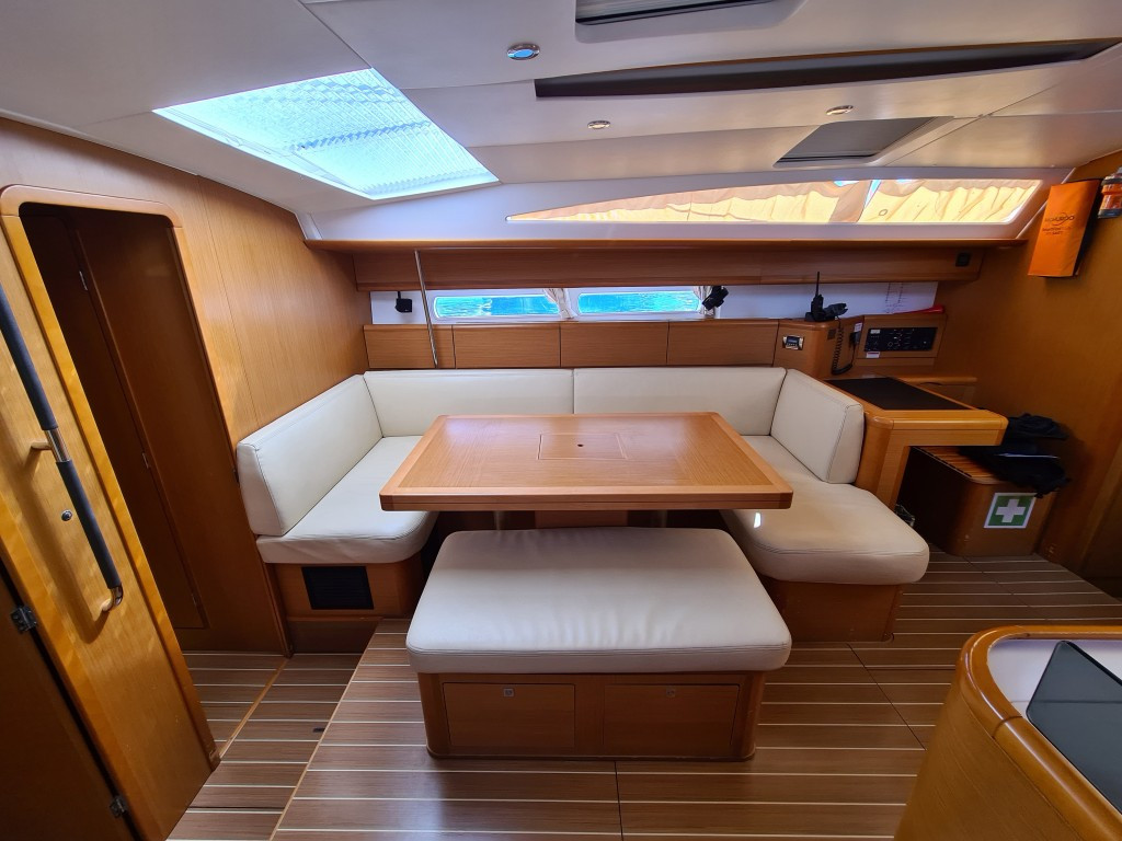 Yacht JEANNEAU - 53 "Makemo"