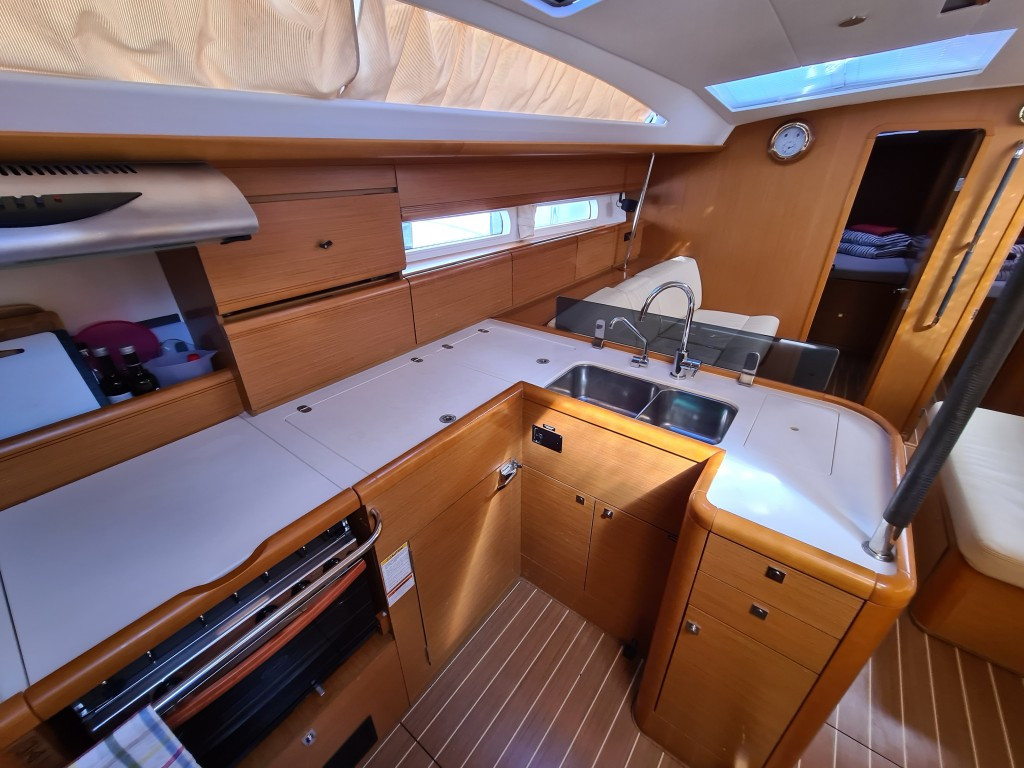 Yacht JEANNEAU - 53 "Makemo"