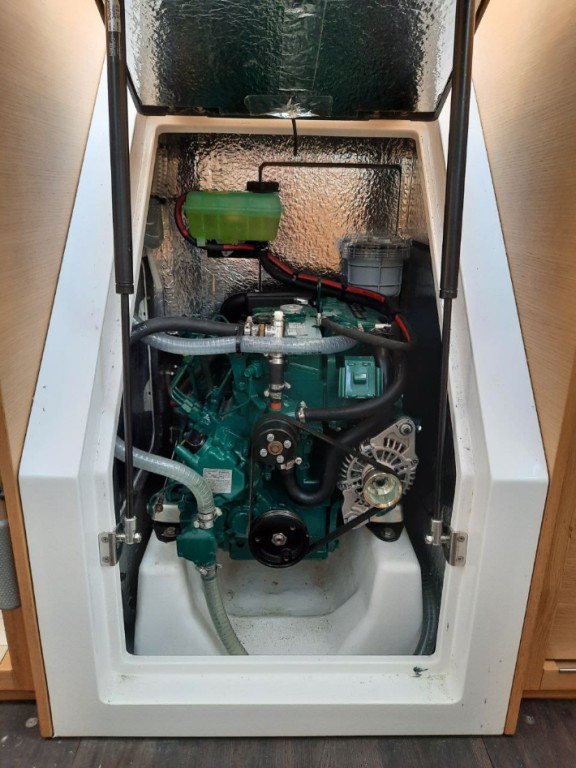 Yacht ELAN - E4 "Raptor"