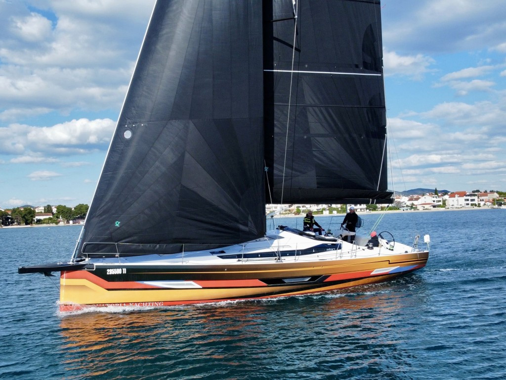 Yacht ELAN - E6 "Iron Man"