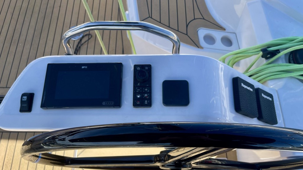 Yacht ELAN - E6 "Loki"