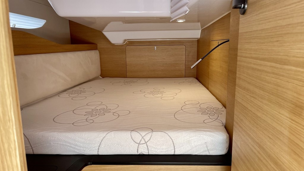 Yacht ELAN - E6 "Loki"