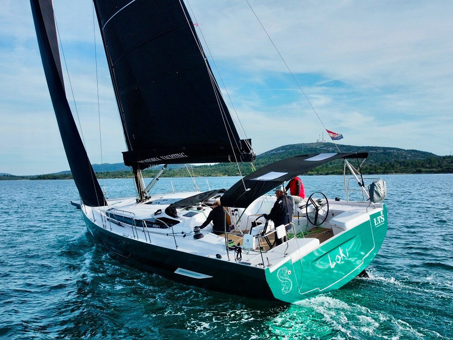 Yacht ELAN - E6 "Loki"