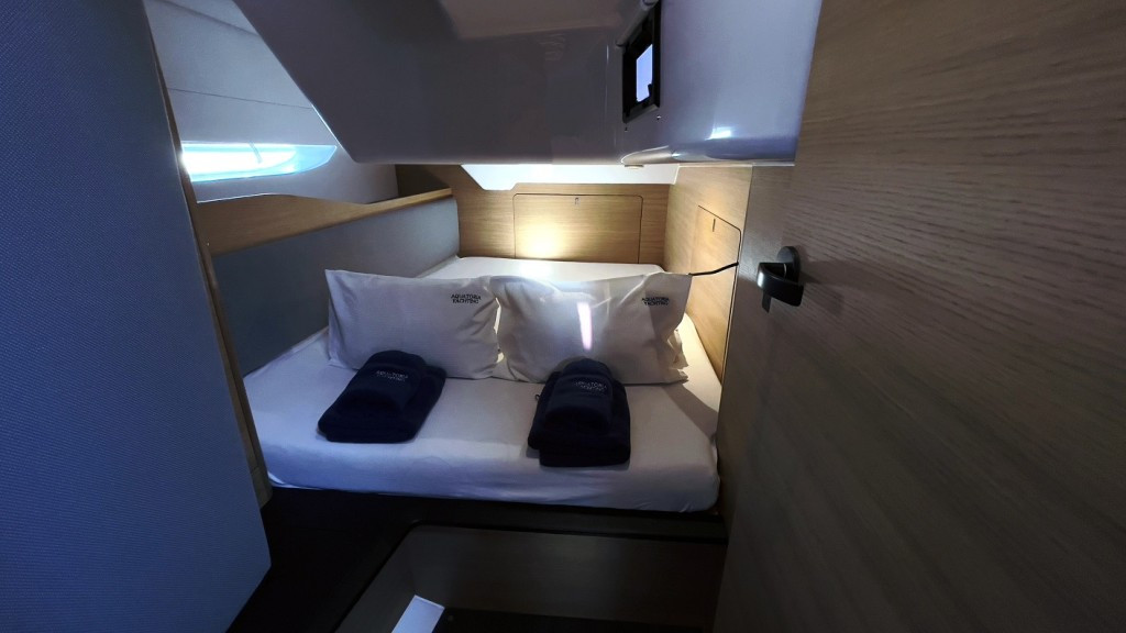 Yacht ELAN - E6 "Thor"