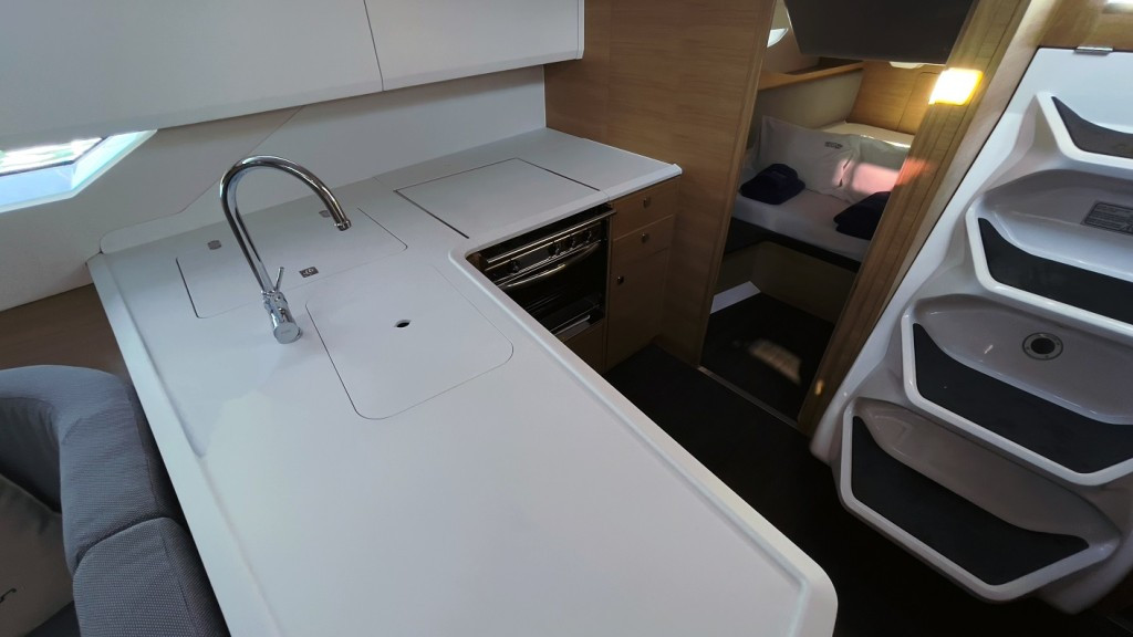 Yacht ELAN - E6 "Thor"