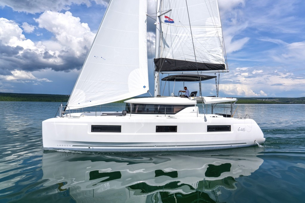 Yacht LAGOON - 46 "Naya"