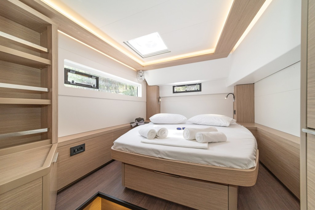 Yacht LAGOON - 46 "Naya"