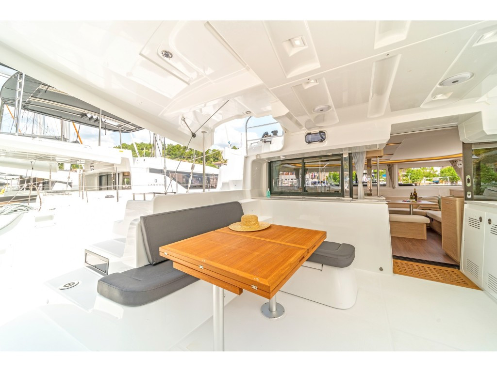 Yacht LAGOON - 46 "Naya"
