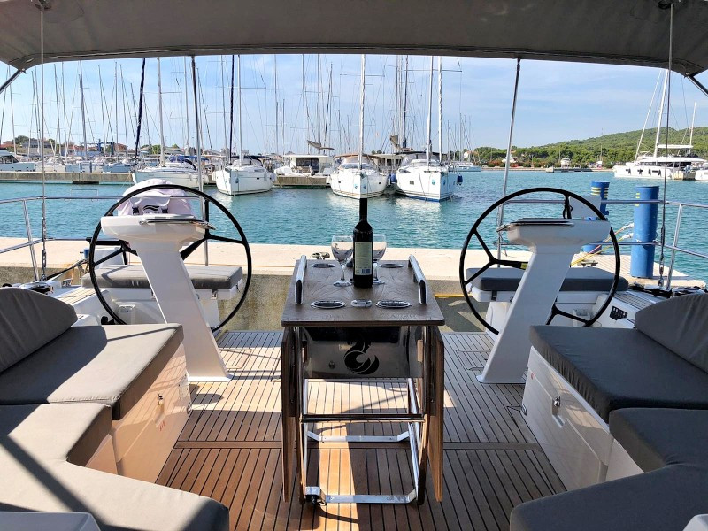Yacht BENETEAU - Oceanis 51.1 "Pearl Dreams"