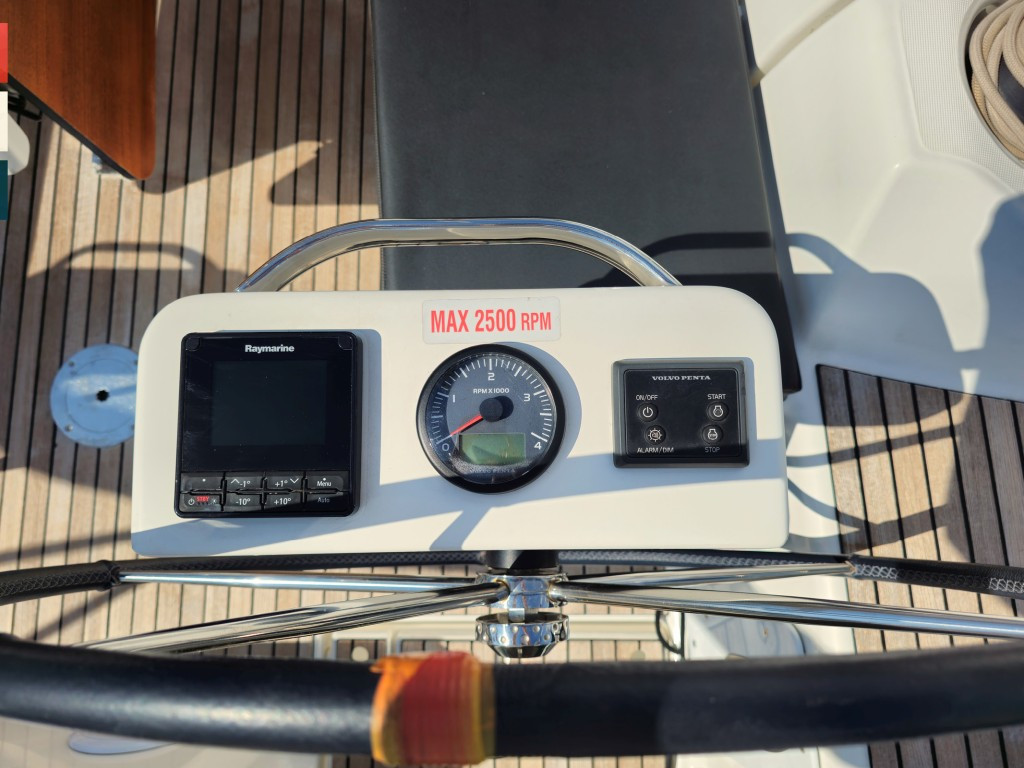 Yacht DUFOUR - 360 Grand Large "Nada"