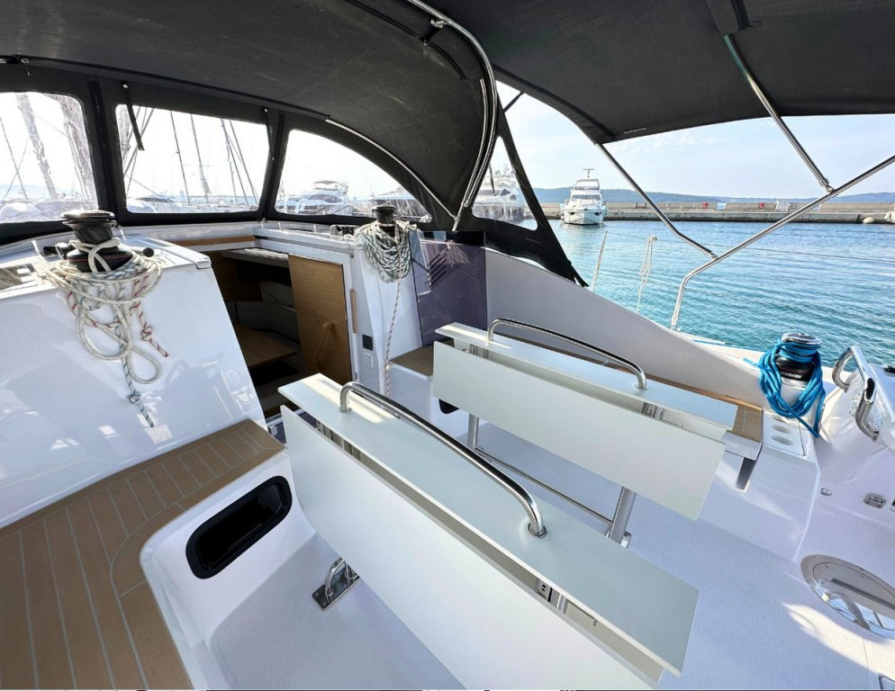 Yacht ELAN - Impression 43 "eMotion"