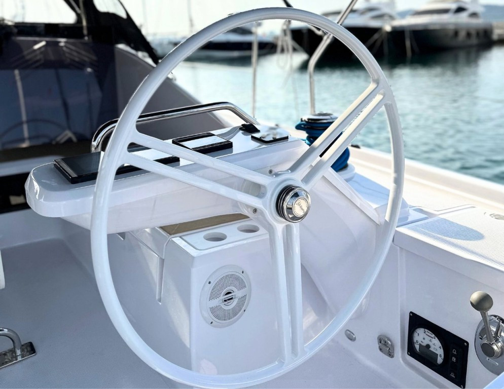 Yacht ELAN - Impression 43 "eMotion"