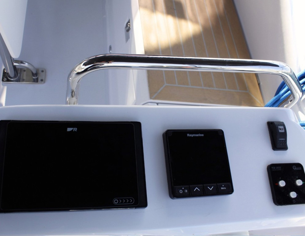 Yacht ELAN - Impression 43 "eMotion"