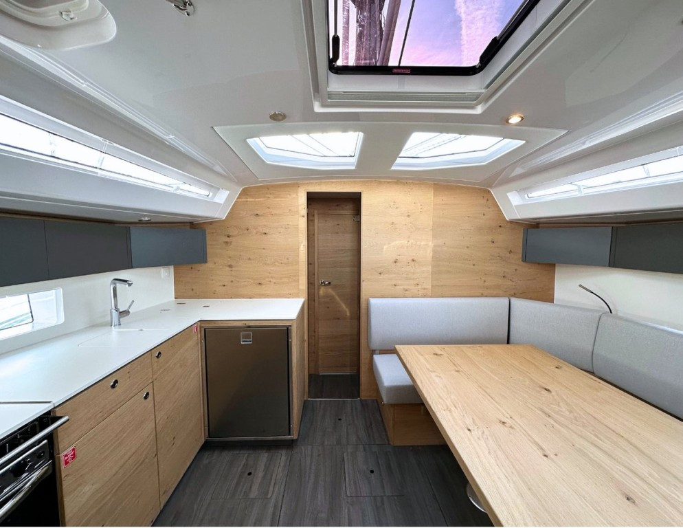 Yacht ELAN - Impression 43 "eMotion"