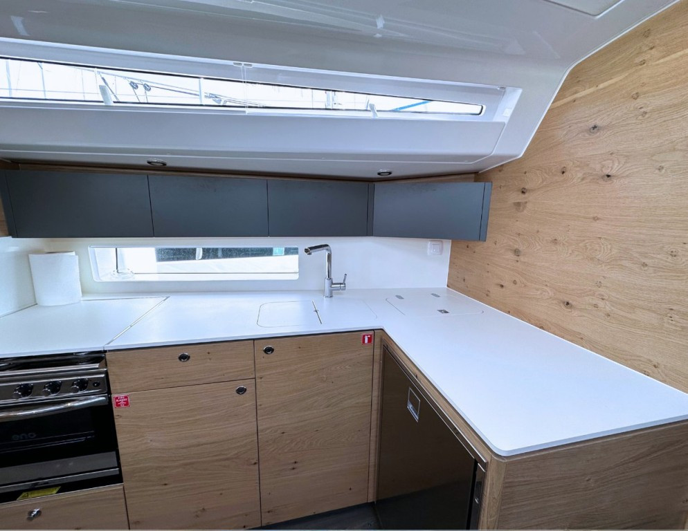 Yacht ELAN - Impression 43 "eMotion"