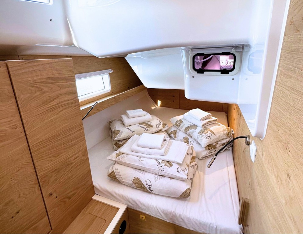 Yacht ELAN - Impression 43 "eMotion"