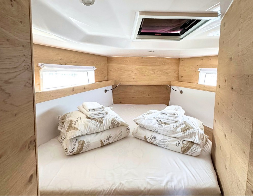 Yacht ELAN - Impression 43 "eMotion"