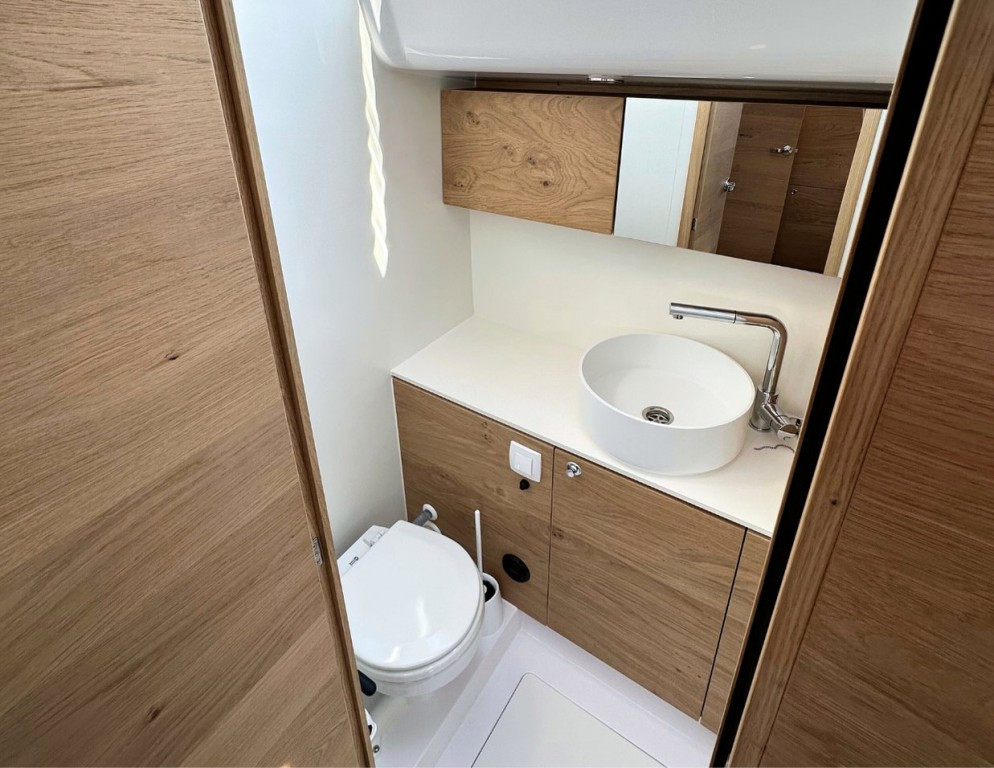 Yacht ELAN - Impression 43 "eMotion"