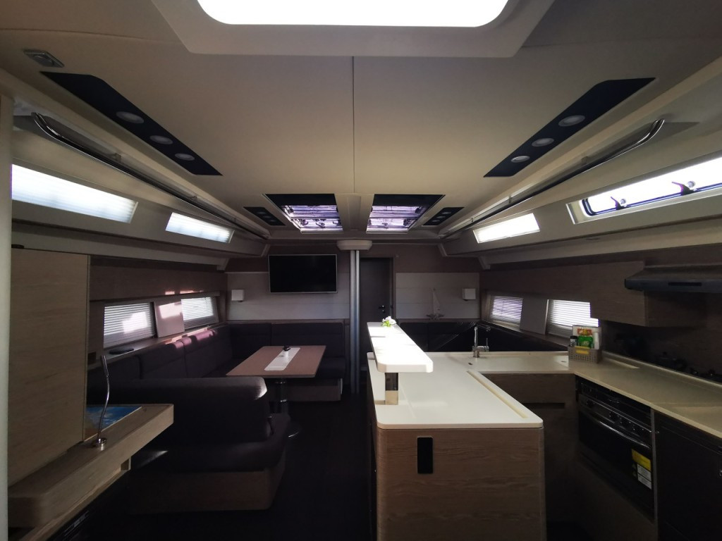 Yacht HANSE - 588 "Leah"