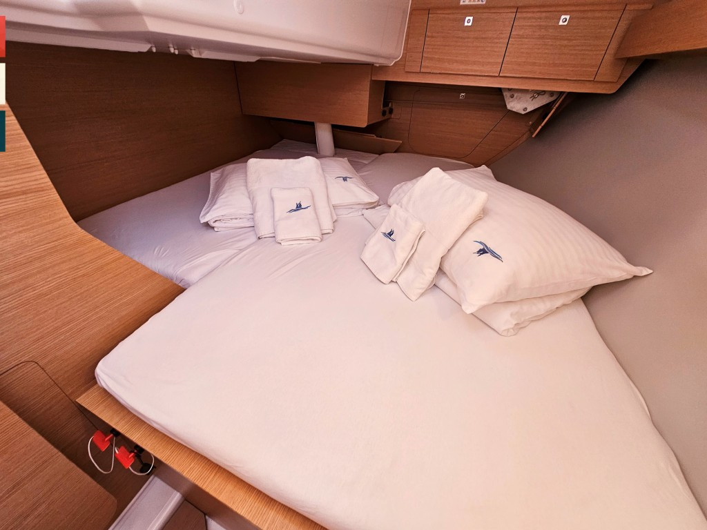 Yacht DUFOUR - 360 Grand Large "Lola"