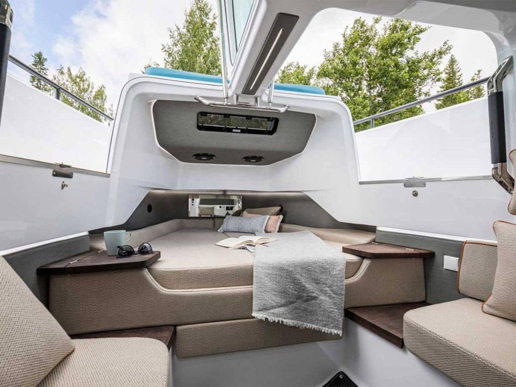 Yacht AXOPAR BOATS - Axopar 37  Sun Top "Opijum"