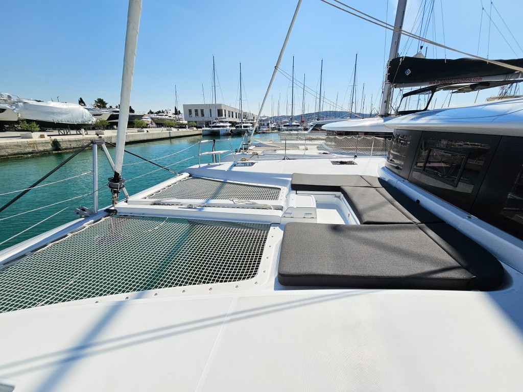 Yacht LAGOON - 46 "Galeb"