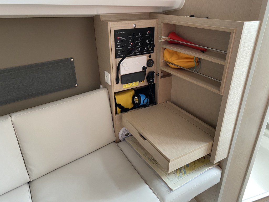 Yacht BENETEAU - Oceanis 30.1 "Mañana"