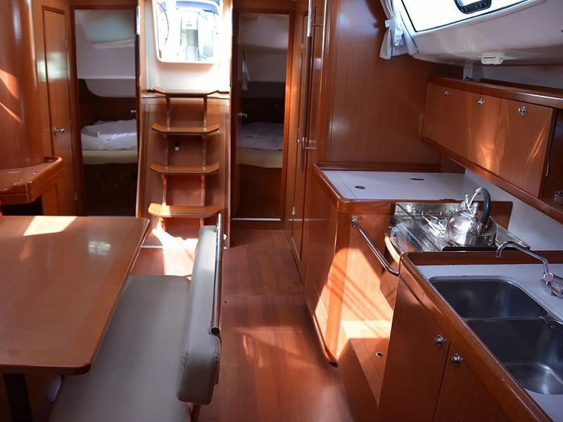 Yacht BENETEAU - Oceanis 43 "Valdeker II"