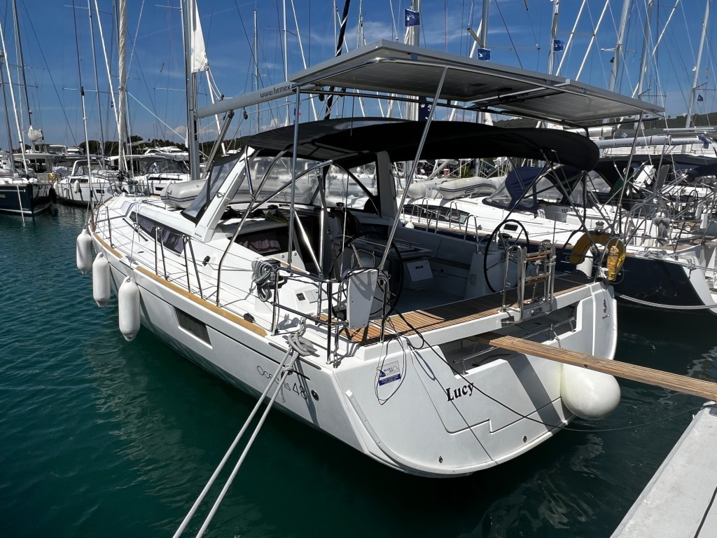Yacht BENETEAU - Oceanis 48 "Lucy"