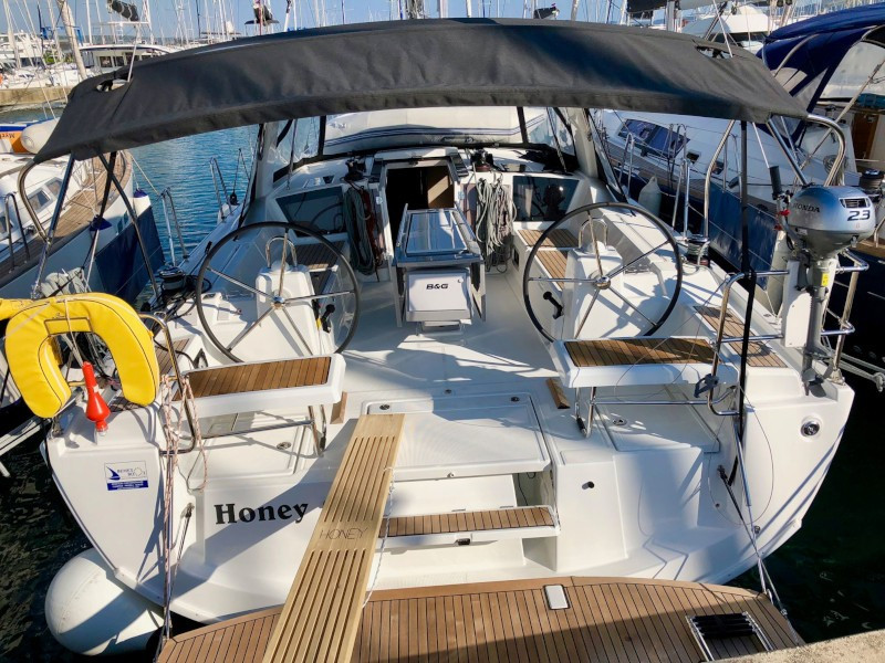 Yacht BENETEAU - Oceanis 41.1 "Honey"