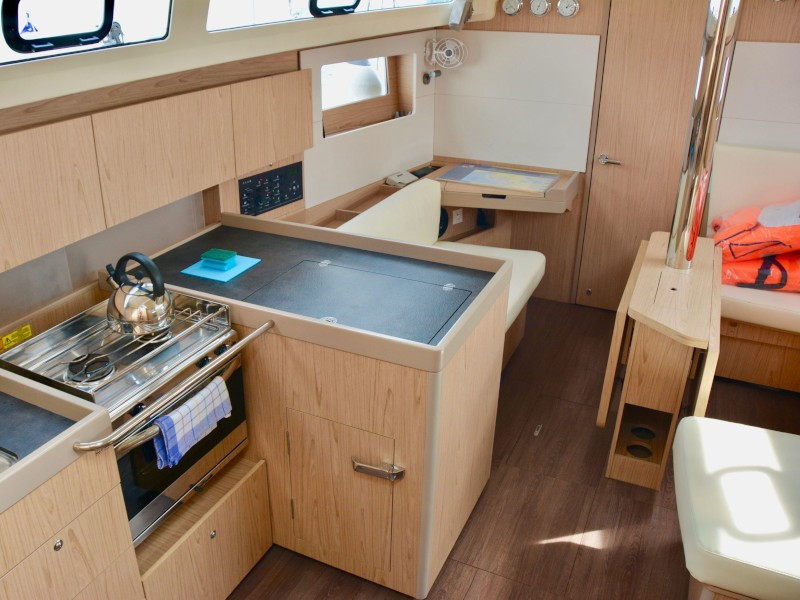 Yacht BENETEAU - Oceanis 41.1 "Honey"