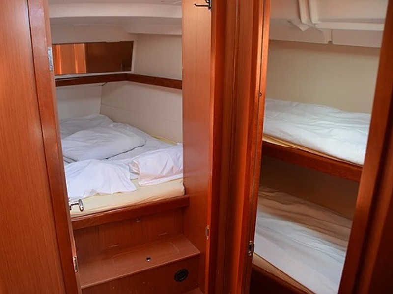 Yacht BENETEAU - Oceanis 43 "Blue Star II"