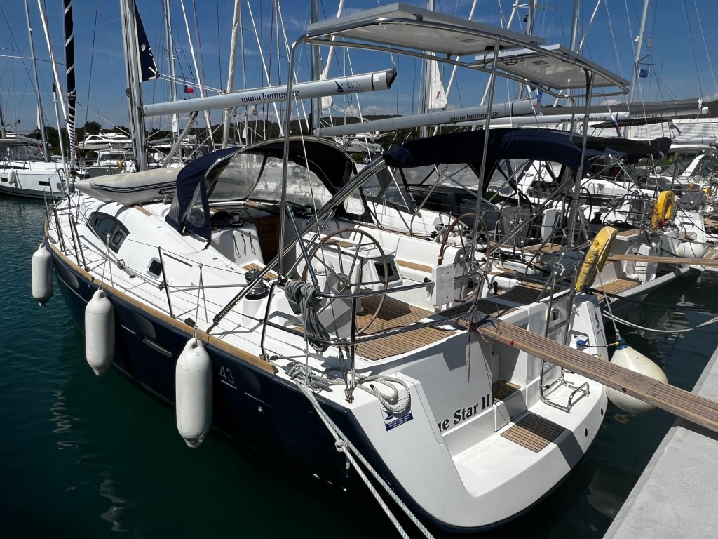 Yacht BENETEAU - Oceanis 43 "Blue Star II"