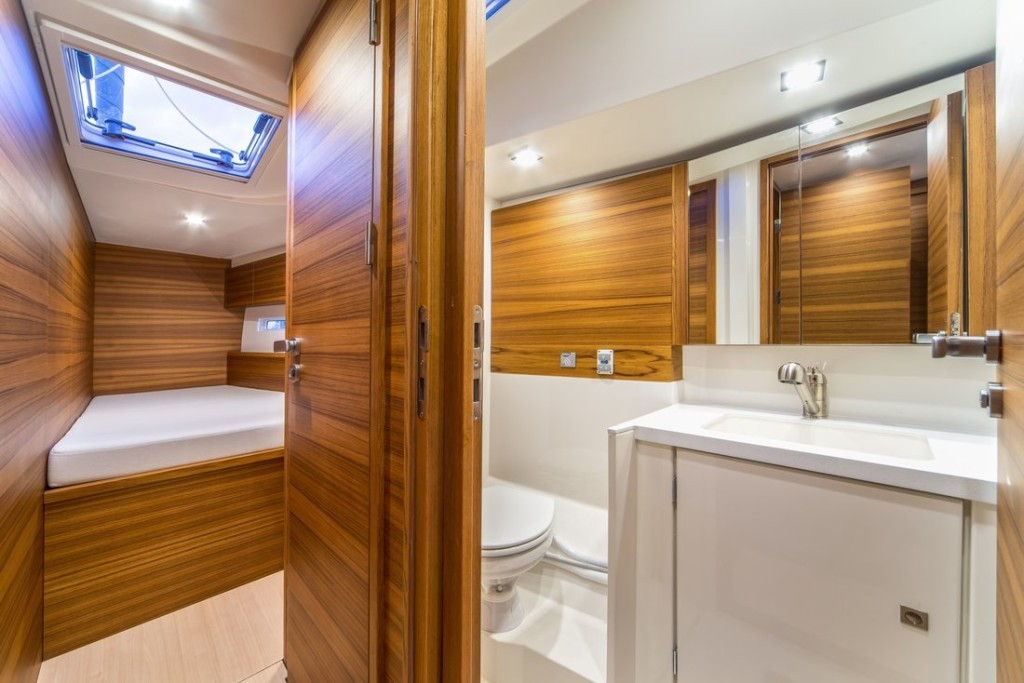 Yacht MORE - 55 "Metalika"