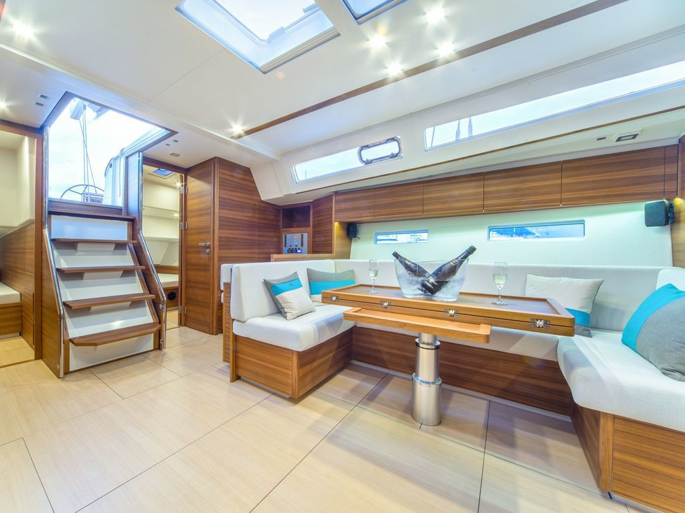 Yacht MORE - 55 "Metalika"