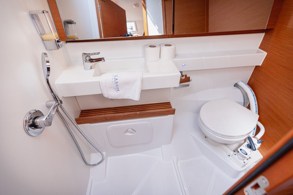 Yacht JEANNEAU - Sun Odyssey 440 "Mikkamakka"