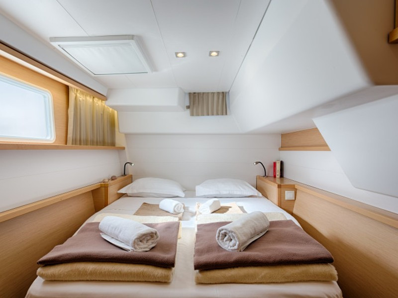 Yacht LAGOON - 450 F "Metra"