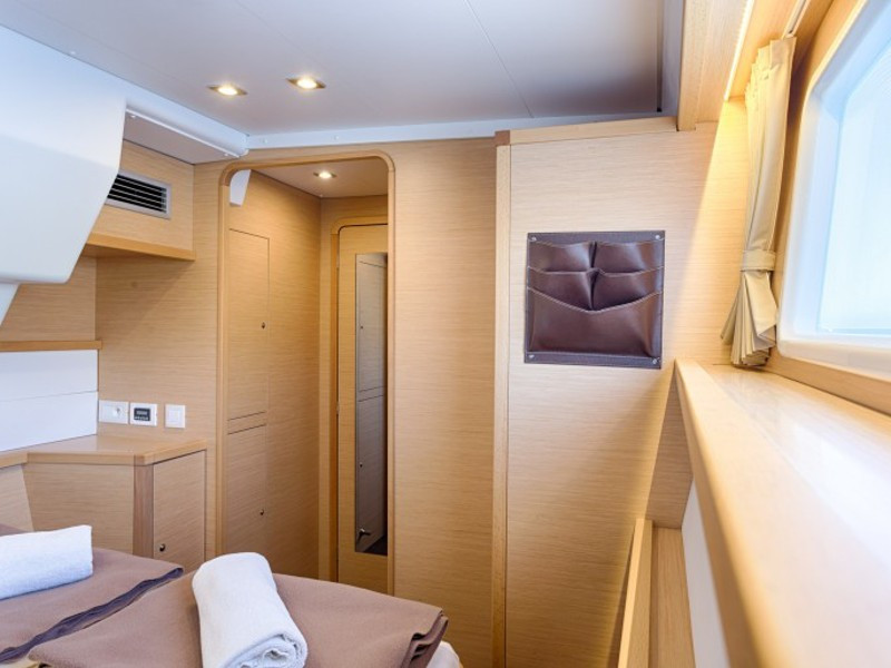 Yacht LAGOON - 450 F "Blue Berry"