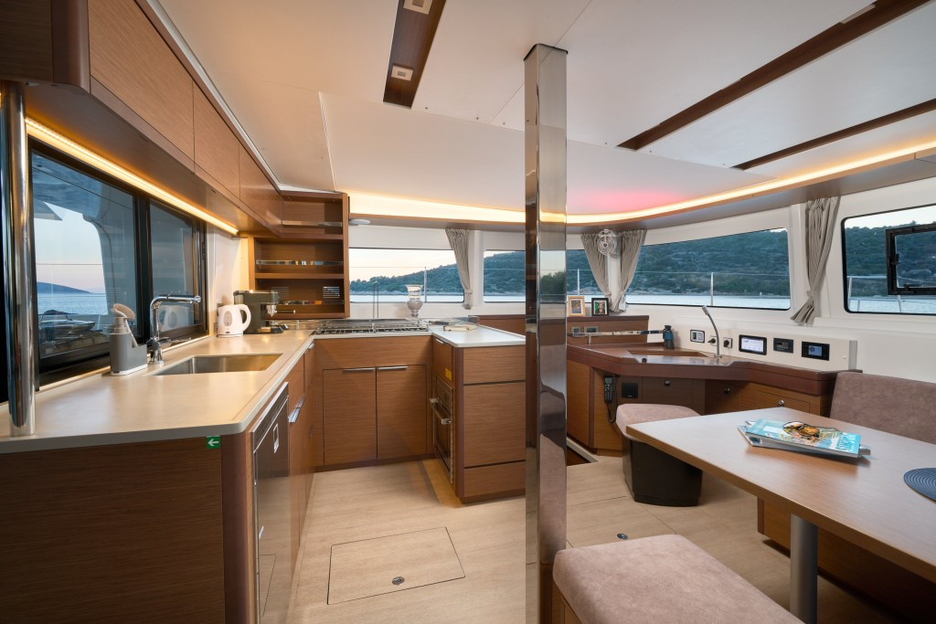 Yacht LAGOON - 46 "Sophie"