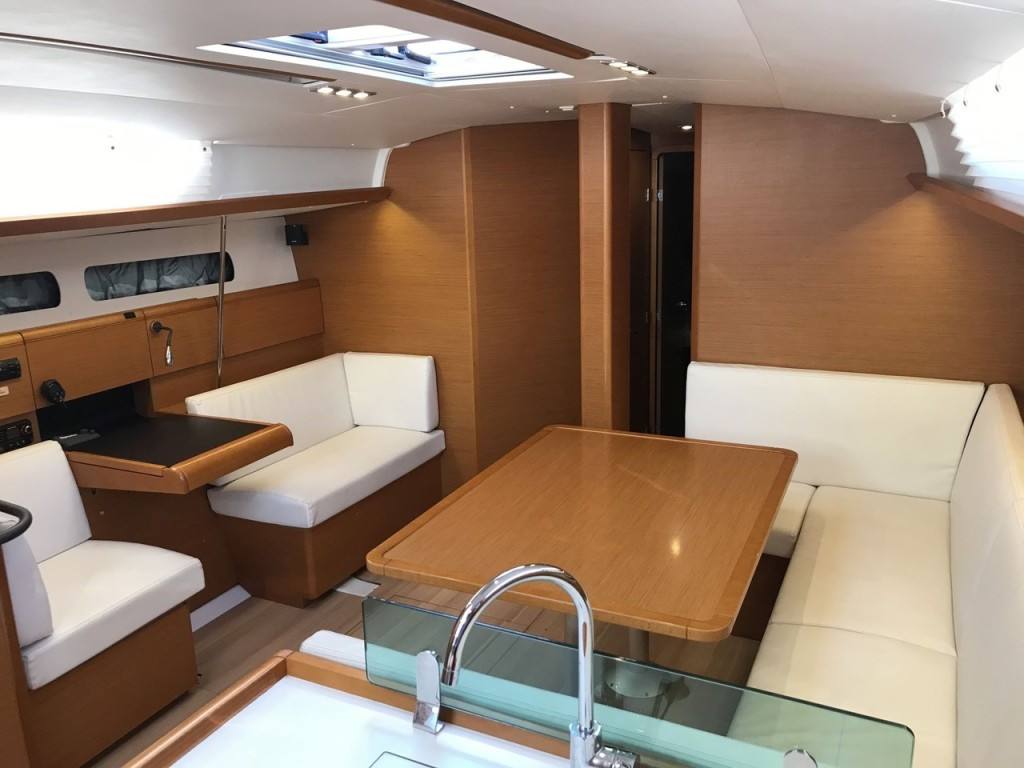 Yacht JEANNEAU - Sun Odyssey 449 "Winx"