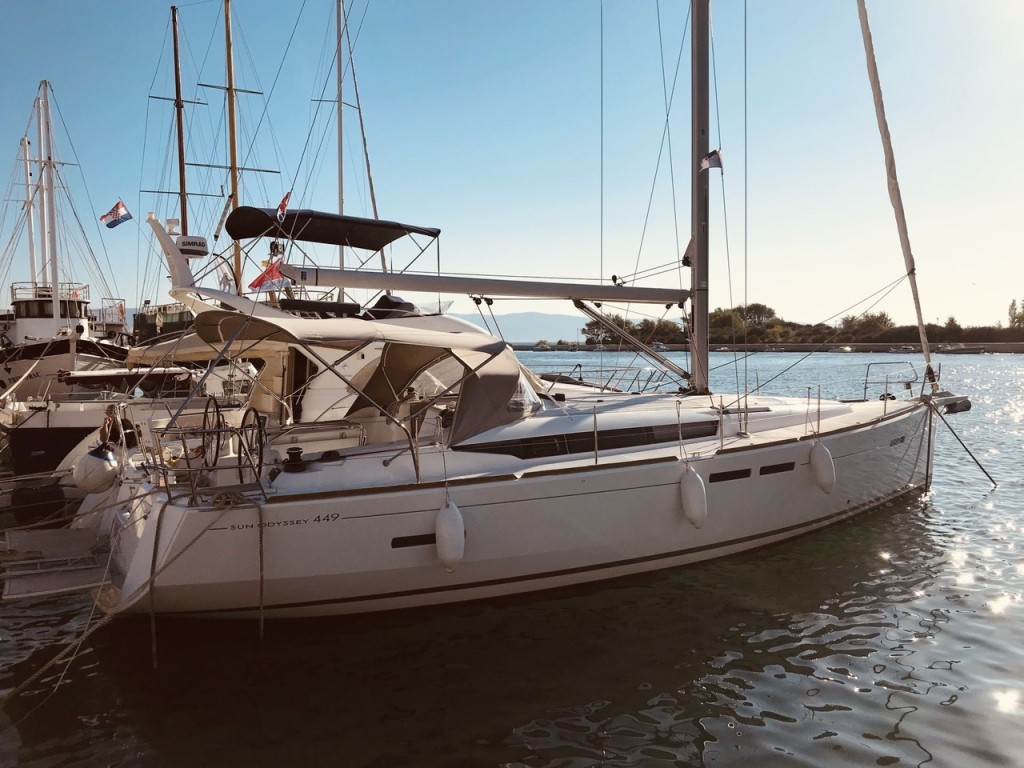 Yacht JEANNEAU - Sun Odyssey 449 "Winx"