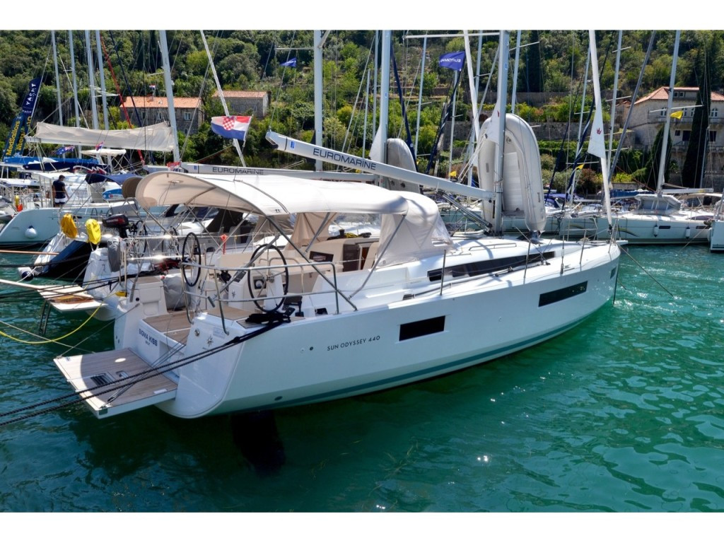 Yacht JEANNEAU - Sun Odyssey 440 "Sigma Kiss"