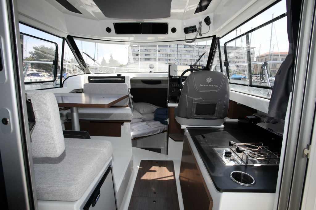 Yacht JEANNEAU - Merry Fisher 795 "Wave"