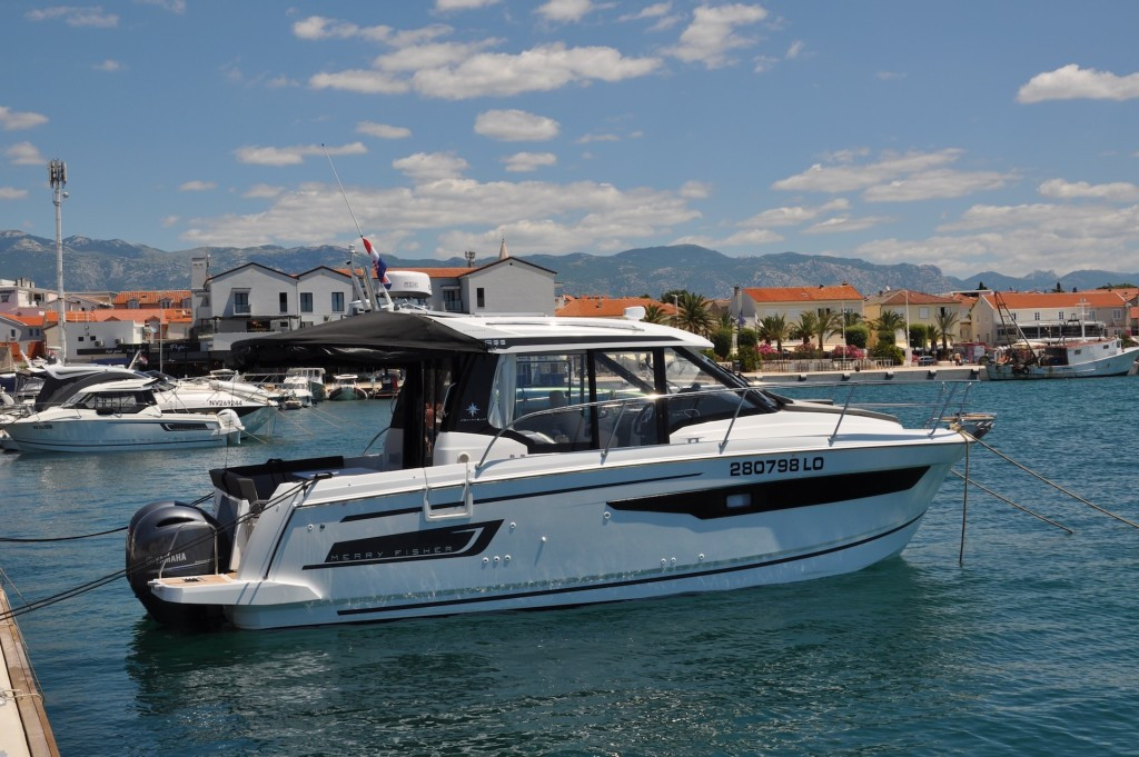 Yacht JEANNEAU - Merry Fisher 895 "Ema"